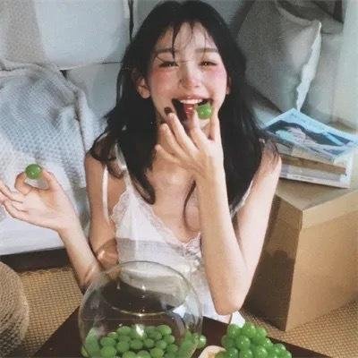 踉跄女孩
