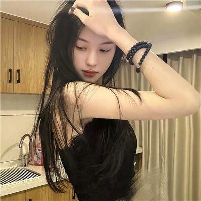 有秘密的她